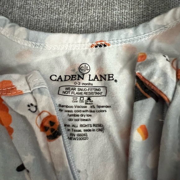 Bundle Halloween outfits 3mo baby bundle (Caden lane, old navy, carters, etc) - Picture 14 of 14
